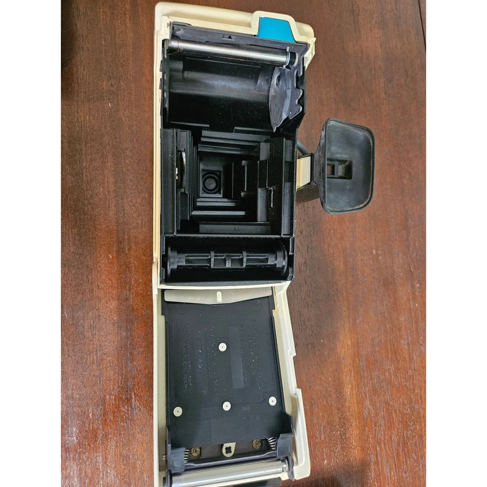 Polaroid Swinger Model 20 Land Camera Vintage Cream Black Instant Film Camera